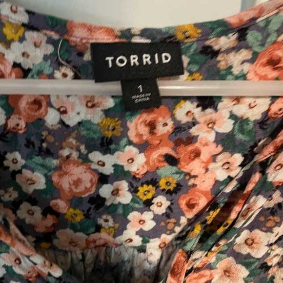 Torrid Floral Sleeveless Flowy Top Size 1 - Picture 2 of 3